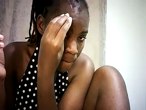 Pierra77 live sex cam