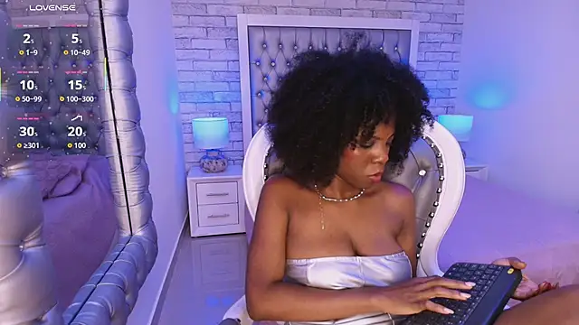 AmiraMorgan's cam snapshot