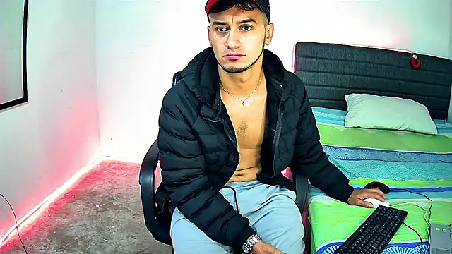 Kevin_Torres live sex cam