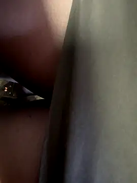 HiddenHoneyLDN live sex cam