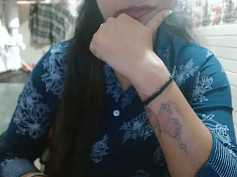 LovingPihu's cam snapshot