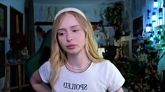 CarolineDjein's cam snapshot