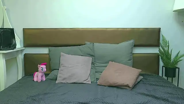 MissYvie's cam snapshot