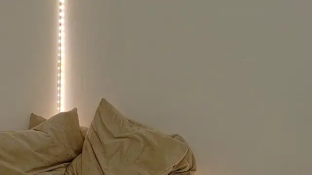 Sia_a's cam snapshot