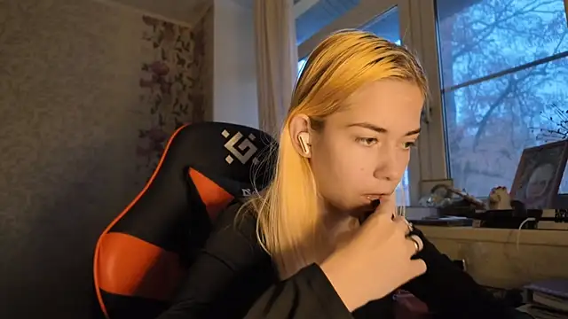 Witching_Moon's cam snapshot