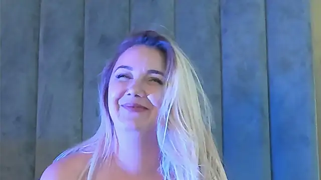 Sophie_Maeve's cam snapshot