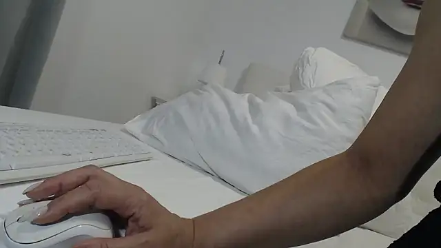 alisonya1's cam snapshot