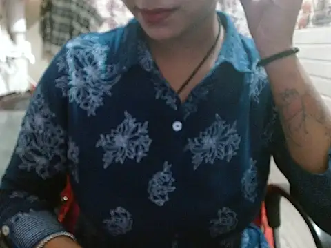 LovingPihu's cam snapshot