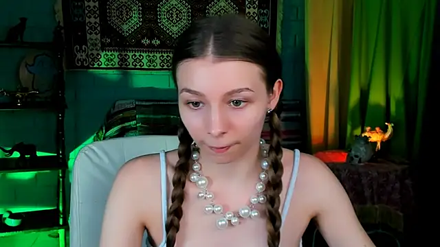 JulieDaniel's cam snapshot