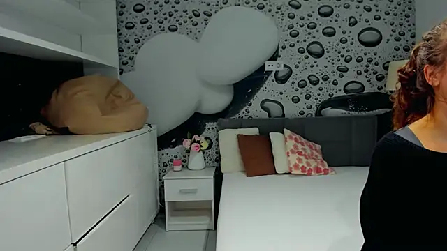 AlmaFancy's cam snapshot