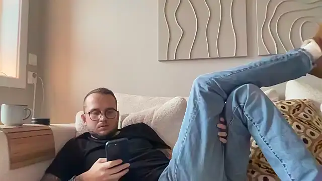 thehornyguy97's cam snapshot