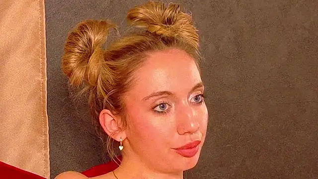 Emmilly_'s cam snapshot