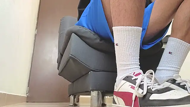 Saturno_v live sex cam