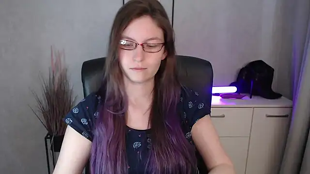 emmaxDelight's cam snapshot