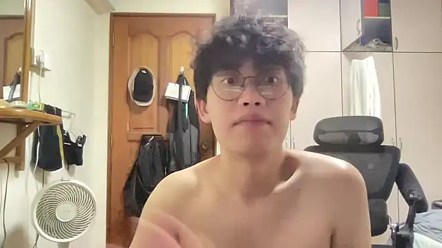 Passionatetwink2 live sex cam