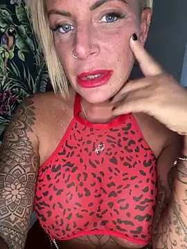 Big-Tits696969's cam snapshot