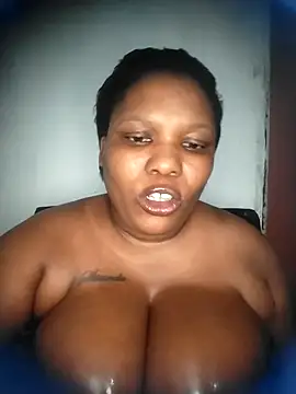 queenbusty's cam snapshot