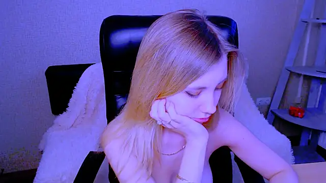 AliceFire_'s cam snapshot