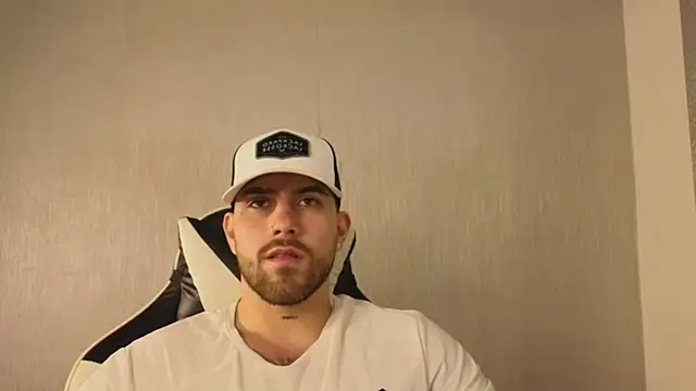 Ades_Lowe live sex cam