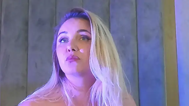 Sophie_Maeve's cam snapshot