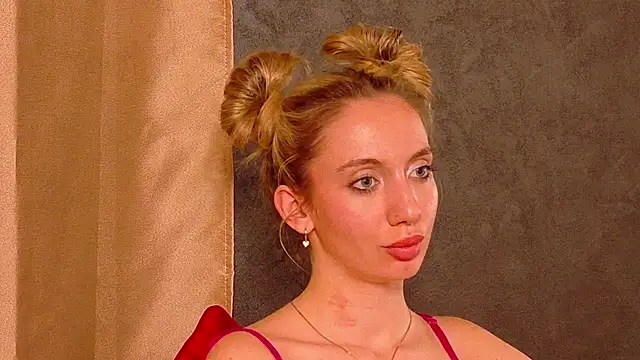 Emmilly_'s cam snapshot