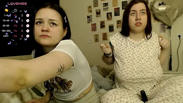 BettyandRich_'s cam snapshot