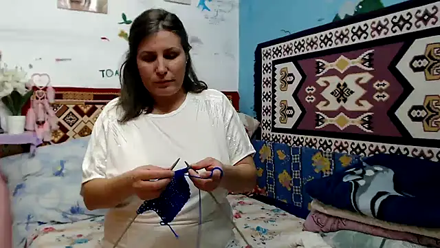 AdelineBlueEyes's cam snapshot