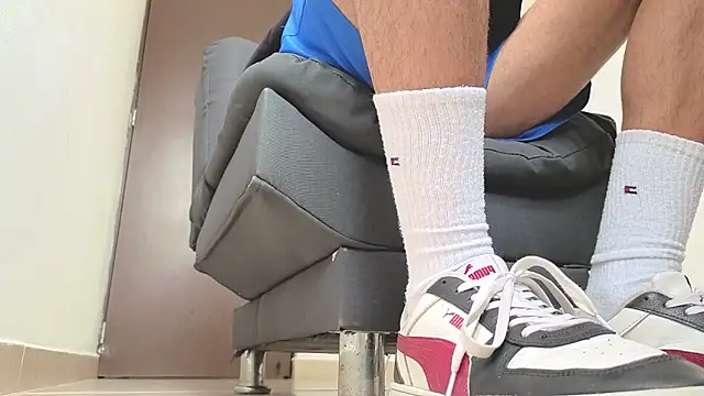 Saturno_v live sex cam