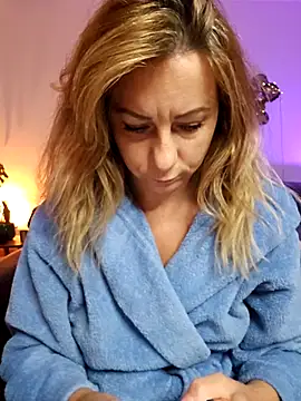 AngelaDesires's cam snapshot