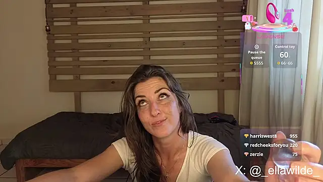 Ella_Wilde_'s cam snapshot
