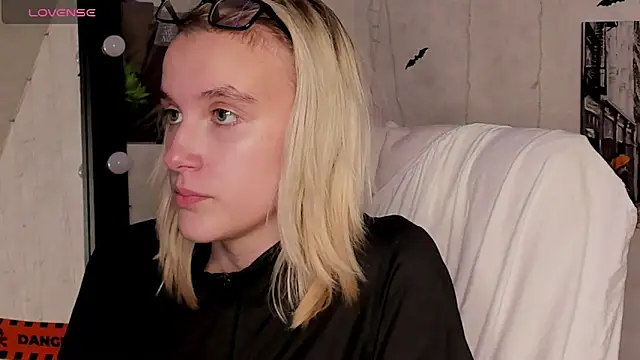 Carolin_Miller's cam snapshot