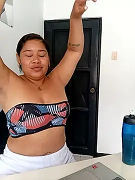 Sarahy-'s cam snapshot