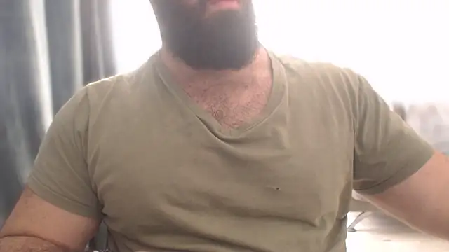 hugemachohandsome's cam snapshot