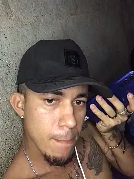 tattoos22's cam snapshot