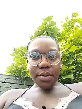 BrownSkinGirl00's cam snapshot