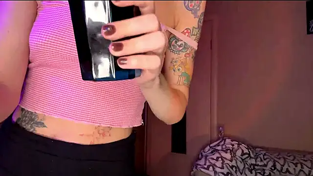 EmilySkyline's cam snapshot