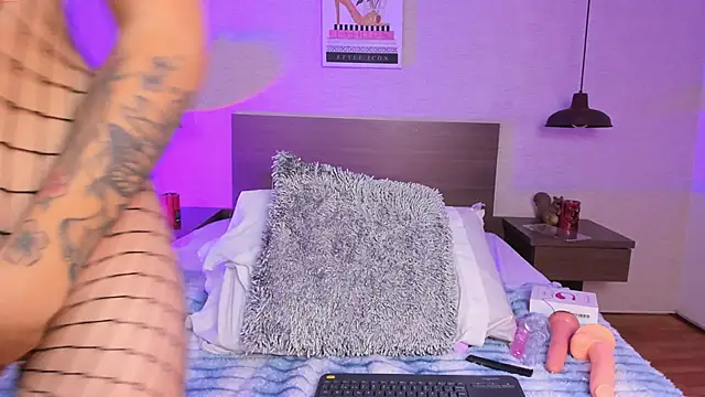 cloehill_'s cam snapshot