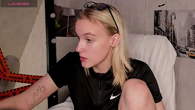 Carolin_Miller's cam snapshot