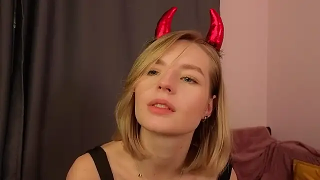 BaileyBernos's cam snapshot