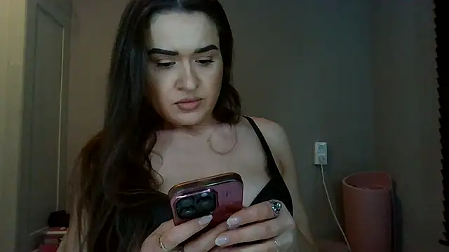 avajade's cam snapshot