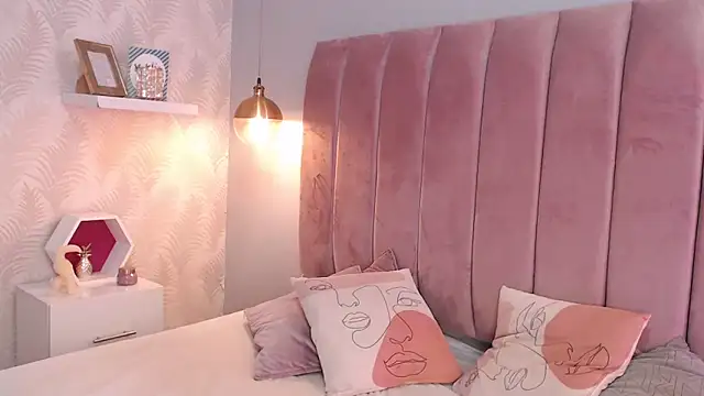 LeenaBrown's cam snapshot