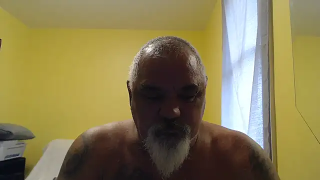 Newfiesausage1972 live sex cam