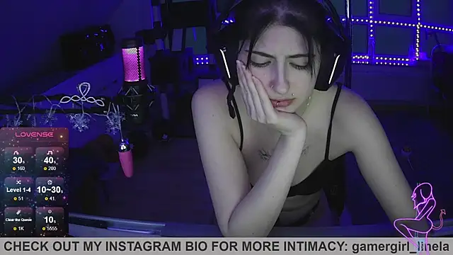Gamergirl-Linela live sex cam