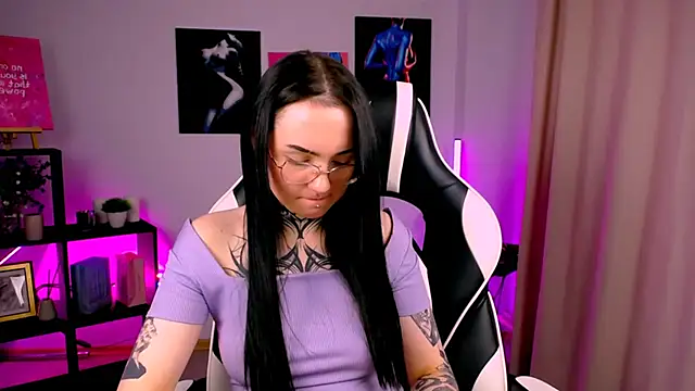 MollyKissy's web cam