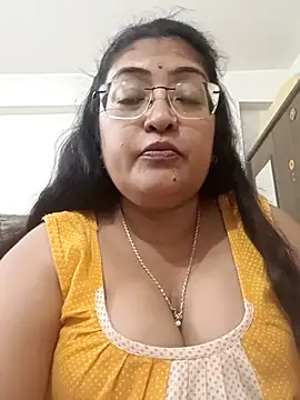 LAVERNIYA_'s cam snapshot