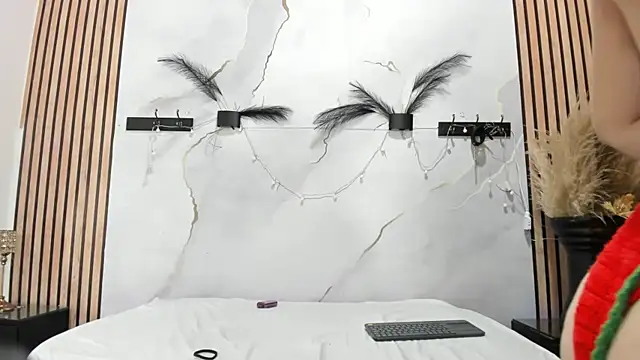 threesomeLatin's cam snapshot