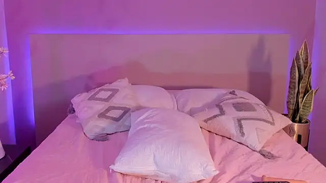 MiissBombom's cam snapshot