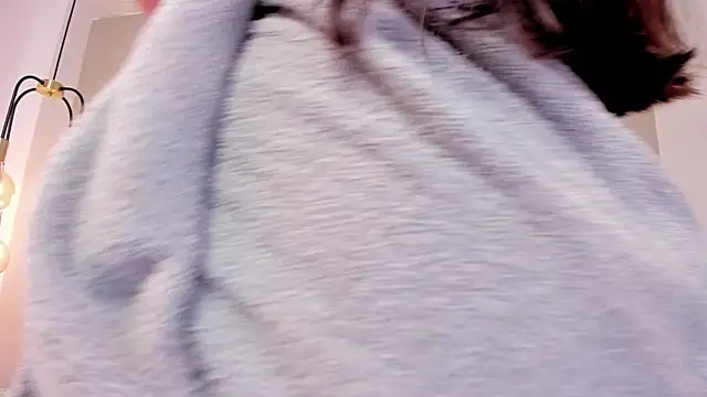 EmilyMiller_22's cam snapshot