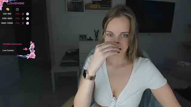 violet_blue_eyes's cam snapshot