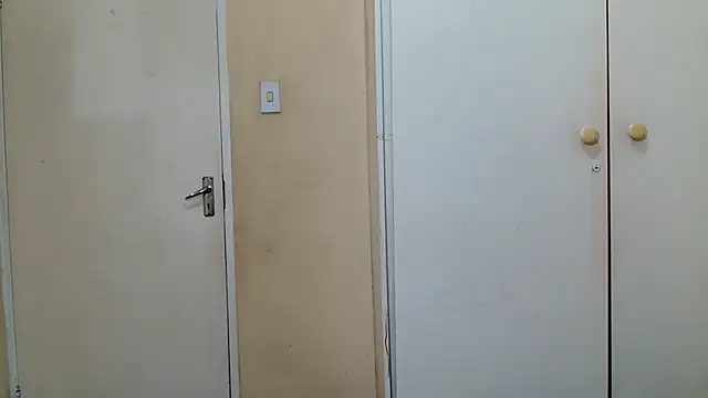 HugeTitisxx's cam snapshot